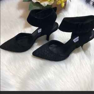 Steve Madden alligator embossed heels